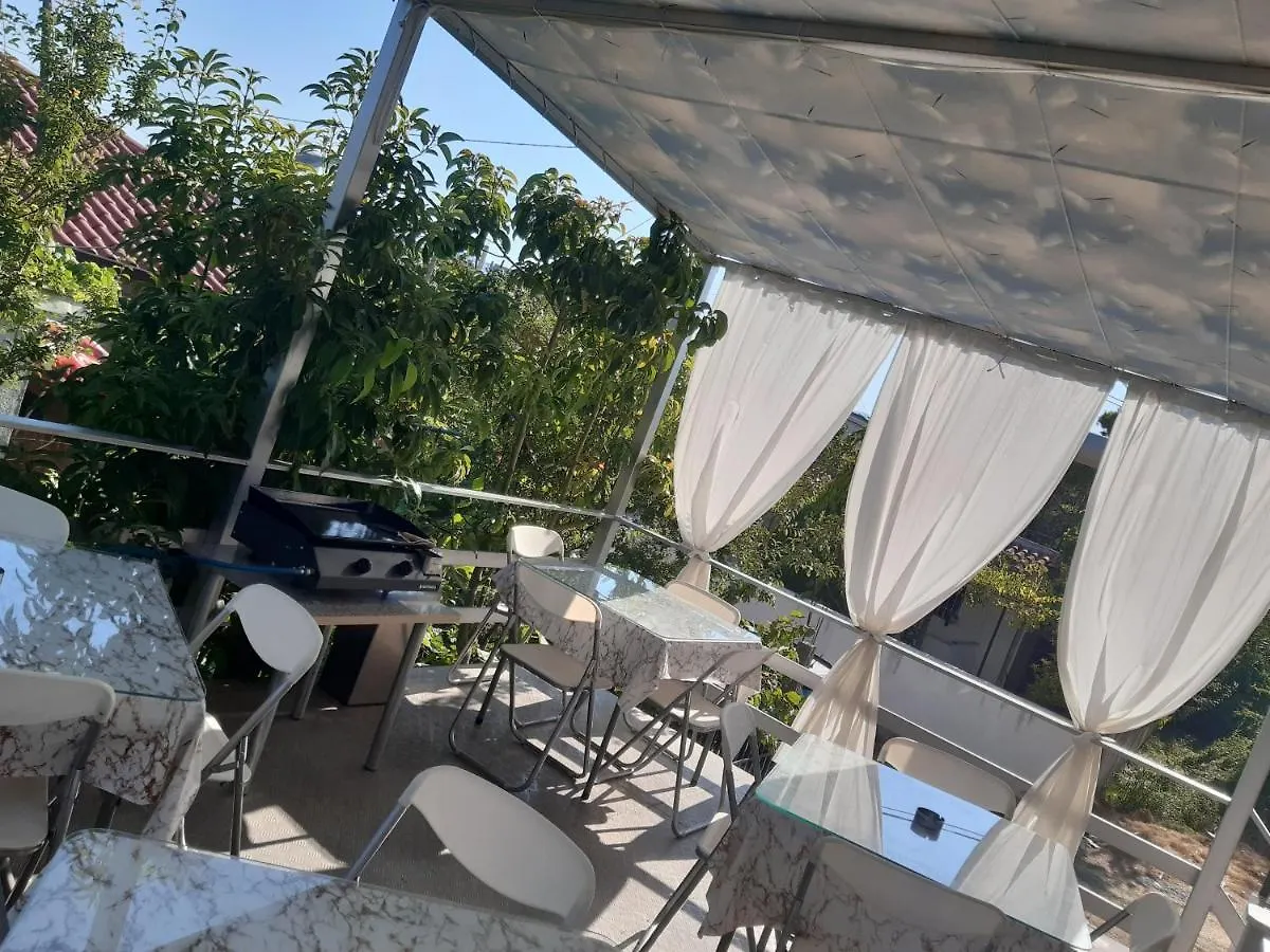 Collaku Apartment'S فلورا ألبانيا